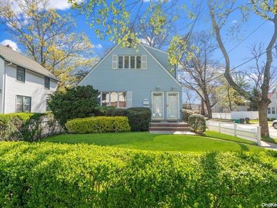 370 Vincent Avenue, Lynbrook, NY, 11563
