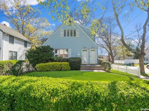 370 Vincent Avenue, Lynbrook, NY 11563
