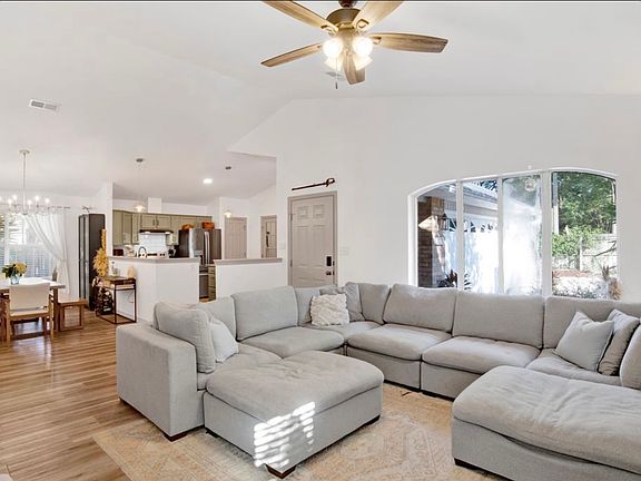 2nd image of 4119 Wynford Cir