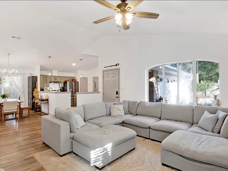4119 Wynford Cir — Photo 2