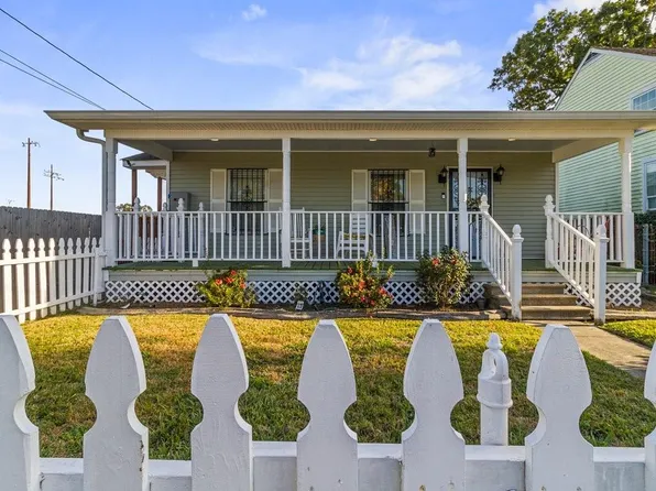 18 Curtis Dr, New Orleans, LA 70126