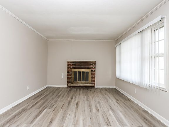 3rd image of 4118 S Fairview Dr