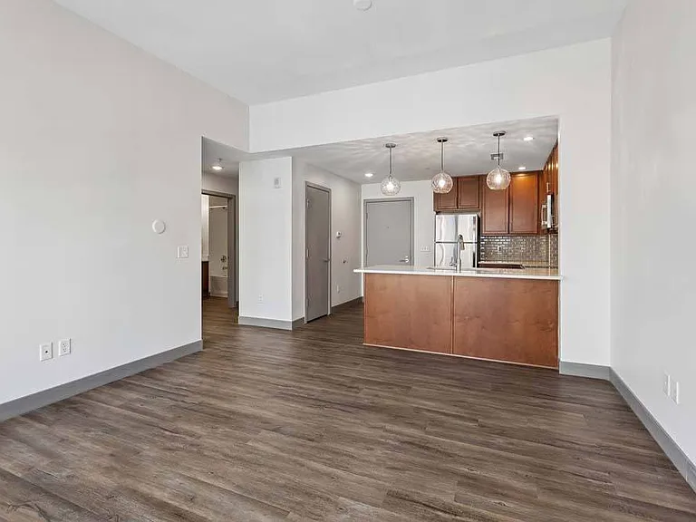 Midtown Crossing Apartments — Photo 88
