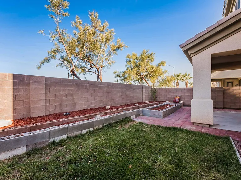 9142 Honey Maple Ave — Photo 35