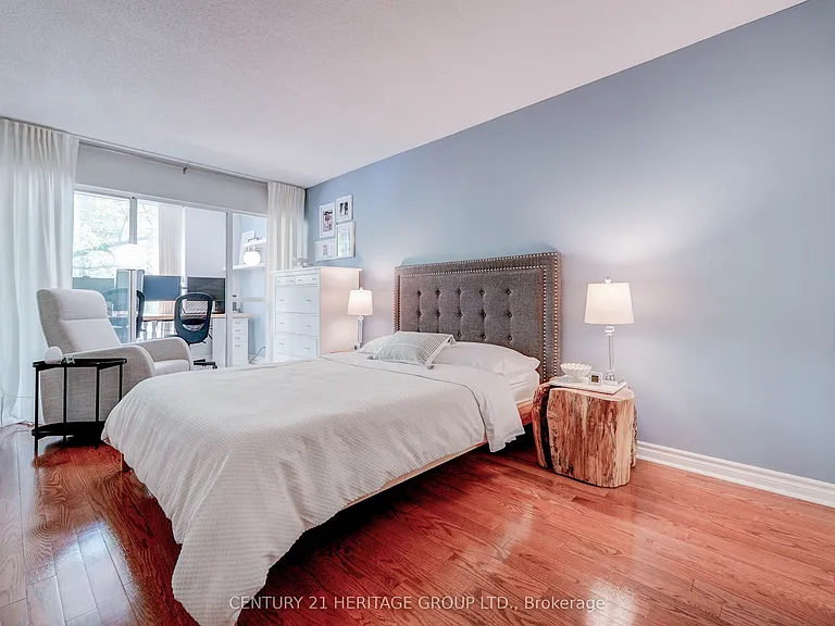 92 King St E #207 — Photo 14