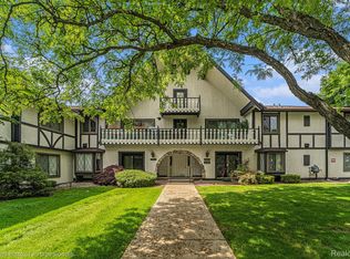 42160 Woodward Ave UNIT 79, Bloomfield Hills, MI
