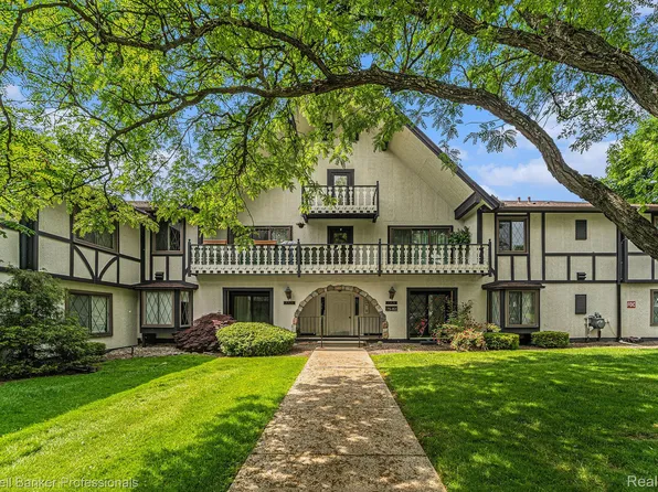 42160 Woodward Ave Unit 79, Bloomfield Hills, MI 48304