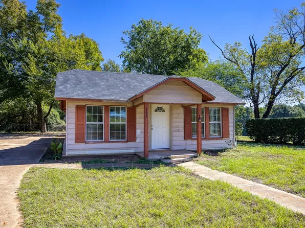 1806 N Link St, Palestine, TX 75803