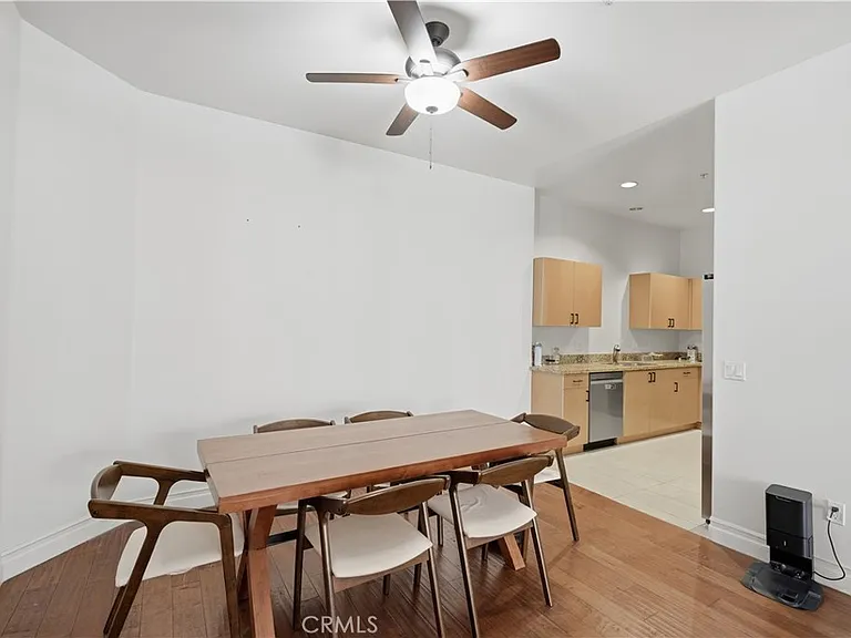 917 S New Hampshire Ave — Photo 5
