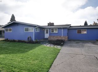 1111 W 7th Pl, Junction City, OR