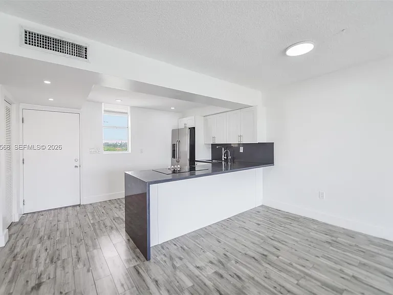 2851 Leonard Dr #J505 — Photo 18