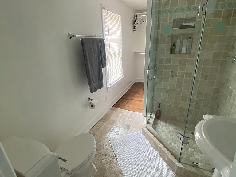 703 Dranesville Rd — Photo 12