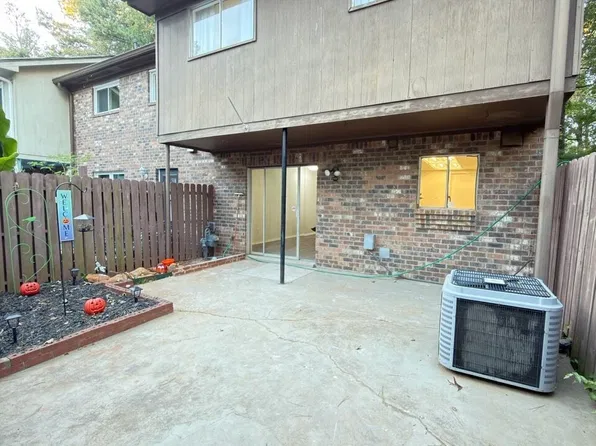 722 Garden View Dr, Stone Mountain, GA 30083
