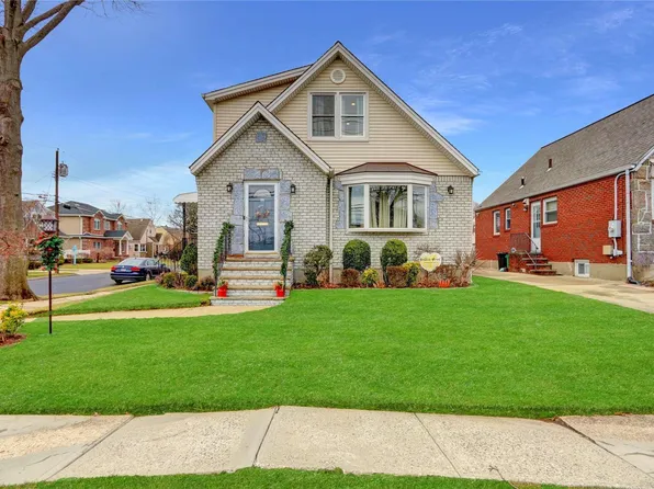 301 Central Boulevard, New Hyde Park, NY 11040