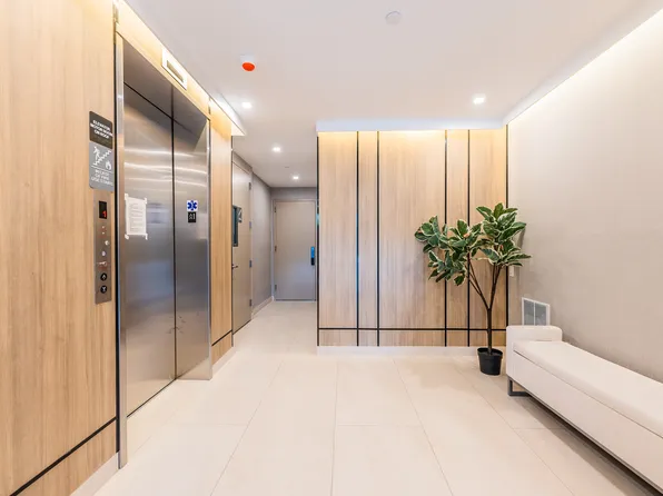 42-09 Hampton Street image 10 of 11