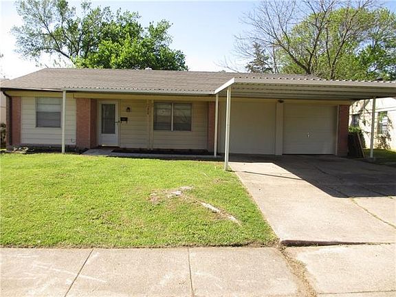 3rd image of 3724 Emerald Dr