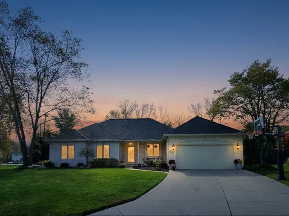 2673 Waldon Ct, Greenwood, IN 46143