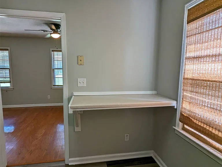 3318 Habersham Rd — Photo 7