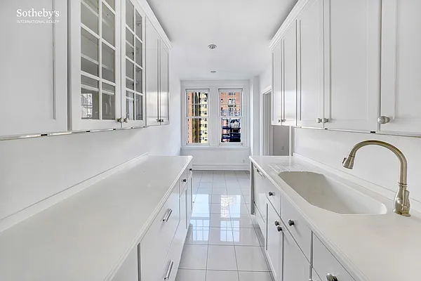 Sold by Sotheby's International Realty | media 3