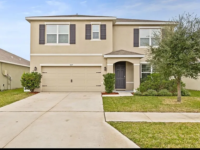 8107 Bilston Village Ln — Photo 2