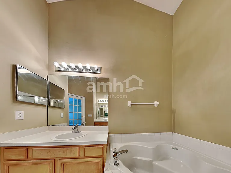 3616 Seminole Dr — Photo 13