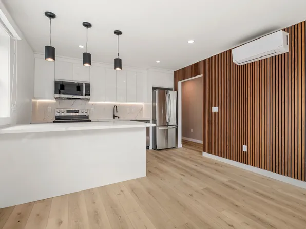 2227 Carleton St, Berkeley, CA 94704