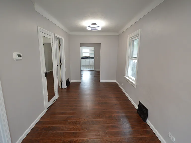 332 Sheldon St — Photo 13