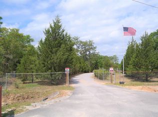 585 Huckaba Rd E, Defuniak Springs, FL 32435