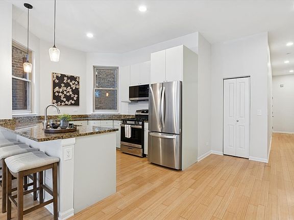 5th image of 1342 N Claremont Ave APT 1F