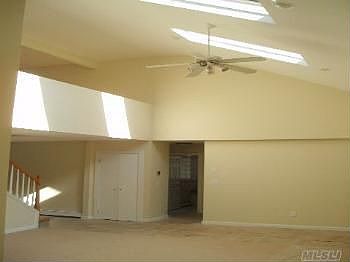 3rd image of 49 Patricia Ln
