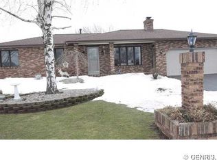 35 Brandy Brook Ln, Rochester, NY 14612