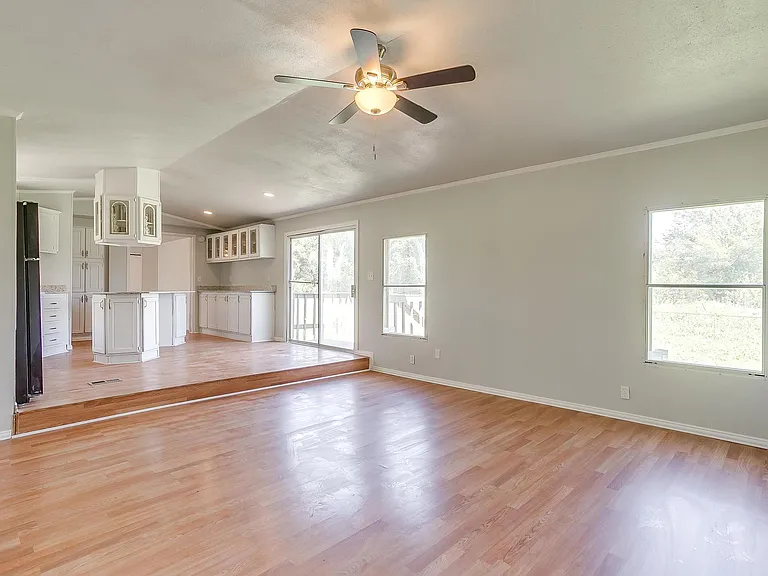 149 Valley Meadows Dr — Photo 3