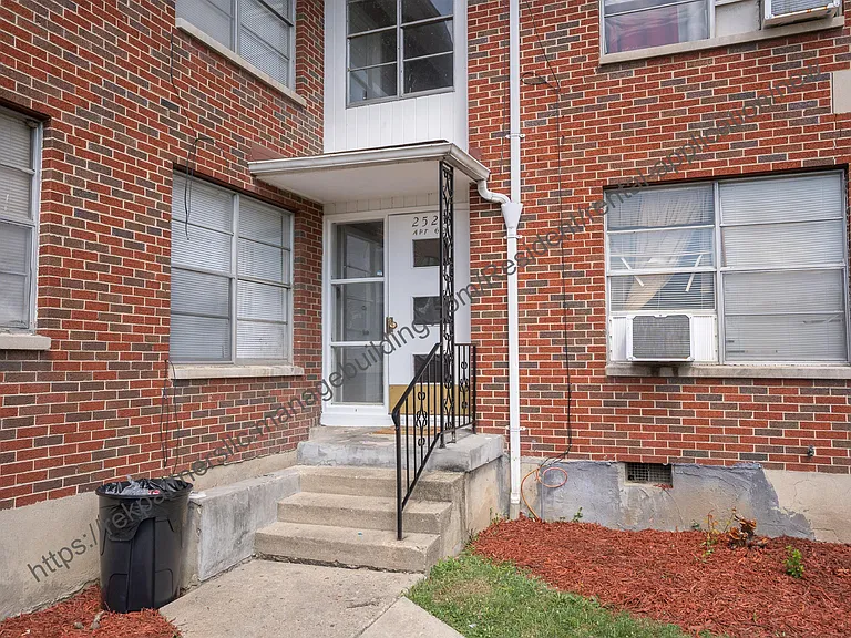2525 Lakeview Ave — Photo 15