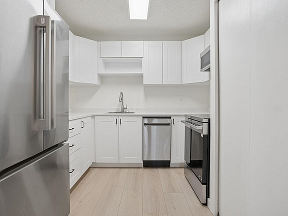 3rd image of 3250 W 4th Ave #3