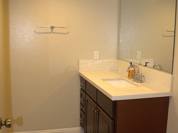 5th image of 919 Plaza Escondido