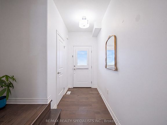 3rd image of 27 Harmony Way