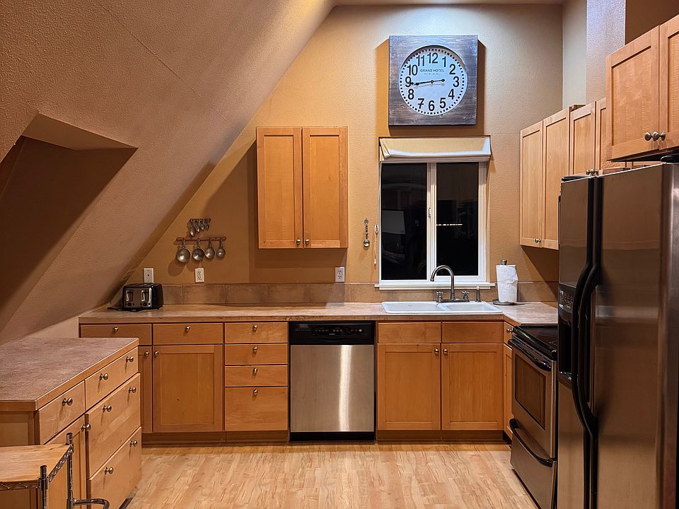 1st image of 831 Weaver Rd #1