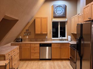 831 Weaver Rd #1, Springfield, OR 97478