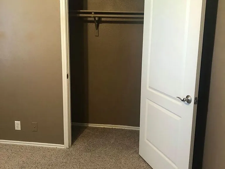 Country View Apartments — Photo 21
