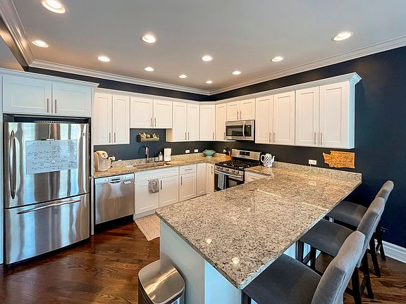 4th image of 3402 W McLean Ave APT 1E