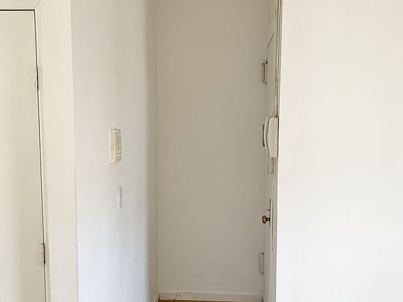 4th image of 2168 35th St APT 5B