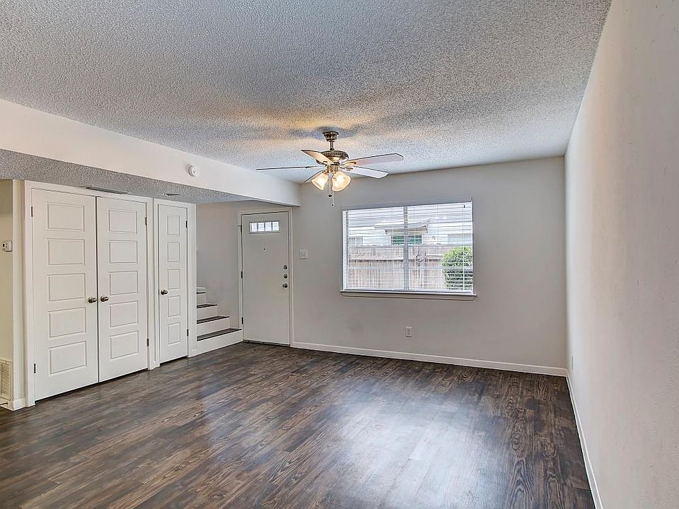 1st image of 1906 Hearthstone Dr APT 102