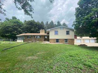 3020 W Pearl City Rd, Freeport, IL 61032