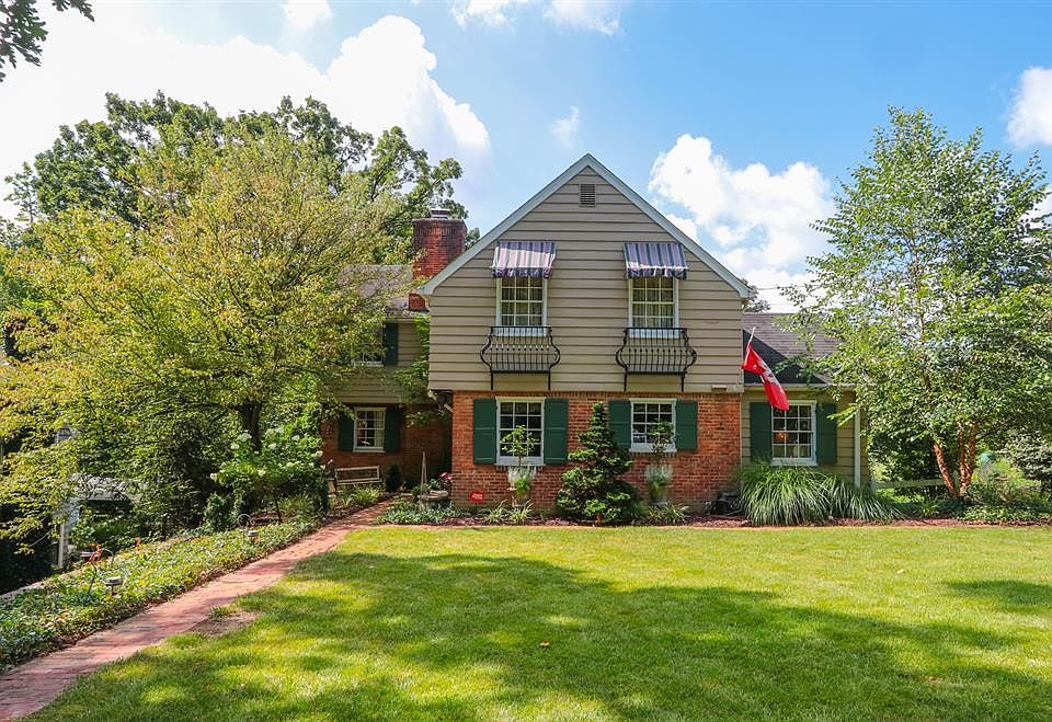 1st image of 77 W Hill Ln
