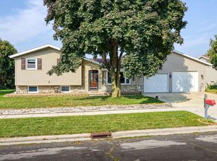 2301 Cindy Ln, NEW HOLSTEIN, WI 53061