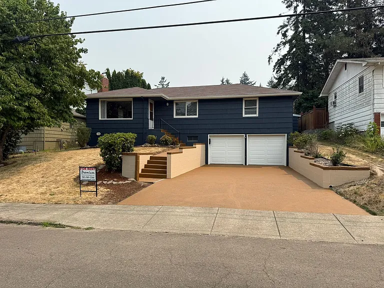 2530 Summer St SE — Photo 2