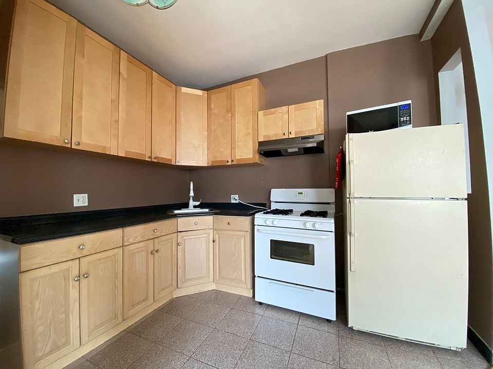 1st image of 20-76 29th St #1A