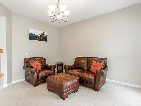 4th image of 1815 Curry Ln