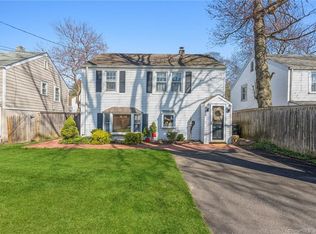 33 Frisbie St, Stamford, CT 06906