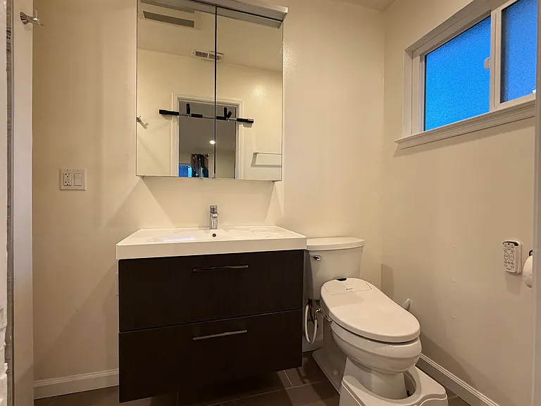 22721 Wildwood St — Photo 23